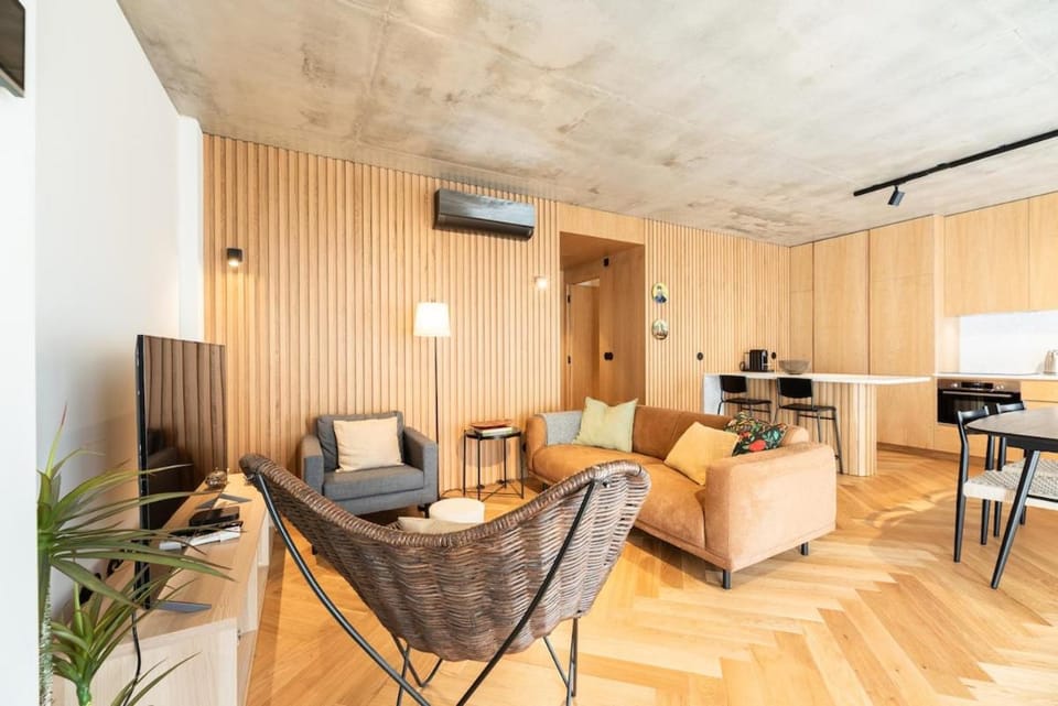 Lisbon Local Life Ourique, 2 Bdr Apt with AC Apartment in Lisbon