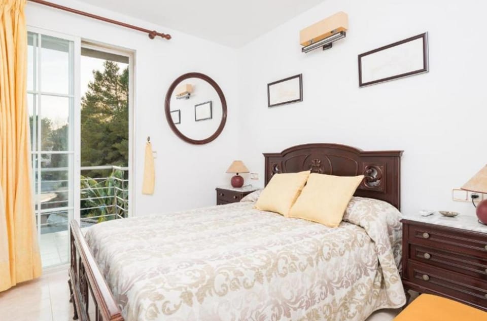 Living room, Bedroom