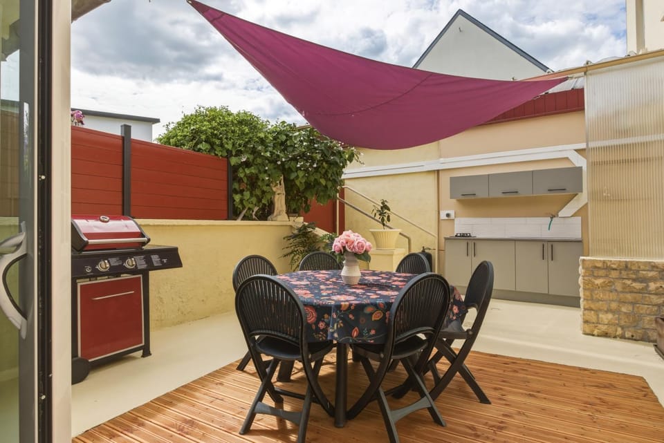 Patio, BBQ facilities, Kitchen or kitchenette