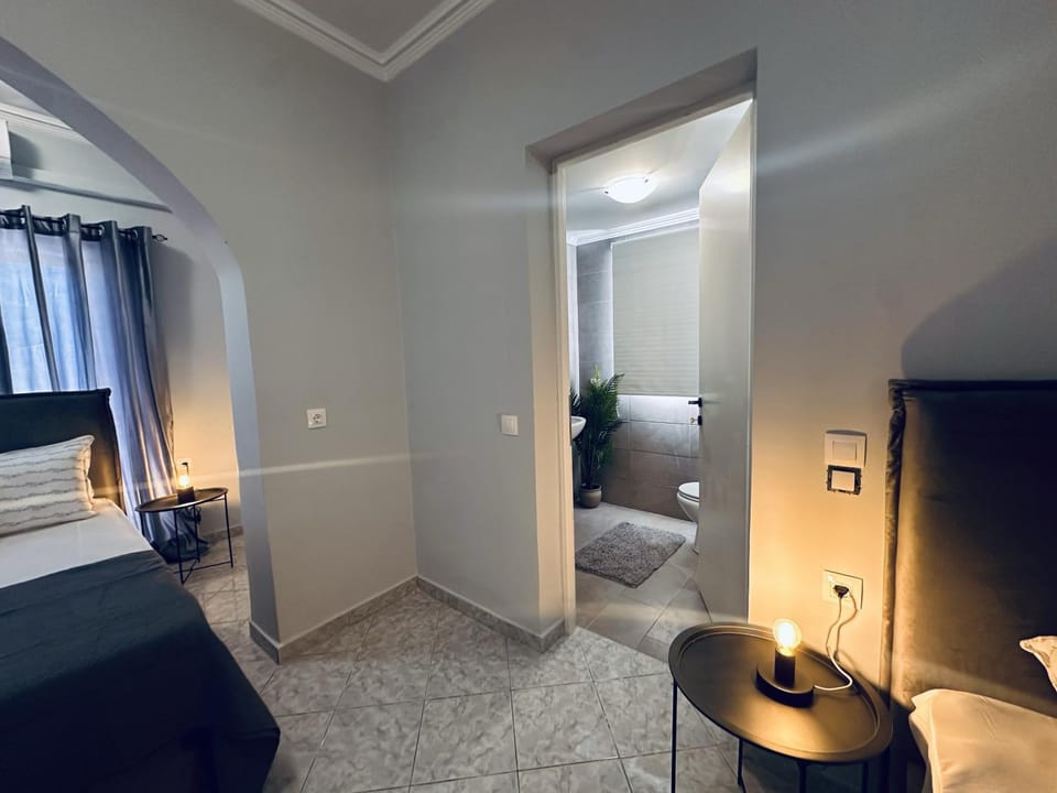 Bed, Bathroom, Photo of the whole room, Bedroom