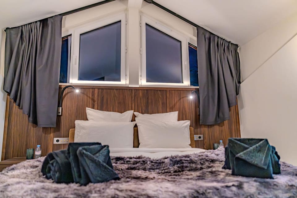 Luxury Penthouse with Mountain View & Fireplace Apartment in Les Allues