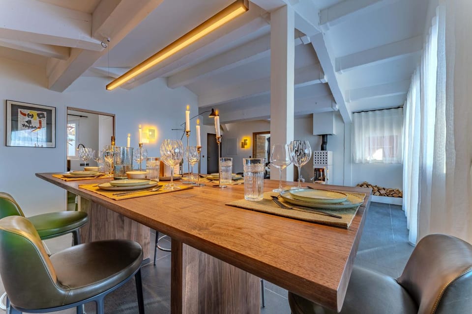 Luxury Penthouse with Mountain View & Fireplace Apartment in Les Allues