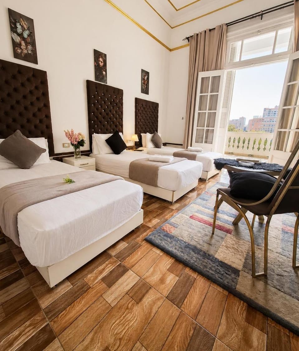 Bed, Living room, Photo of the whole room, Seating area, Bedroom