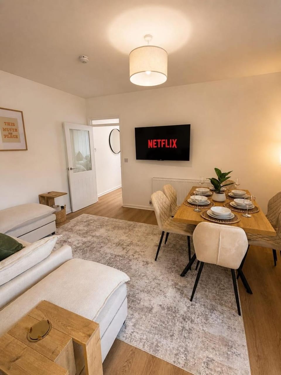 5 Bedroom House Near Cardiff sleep 10 House in Wales