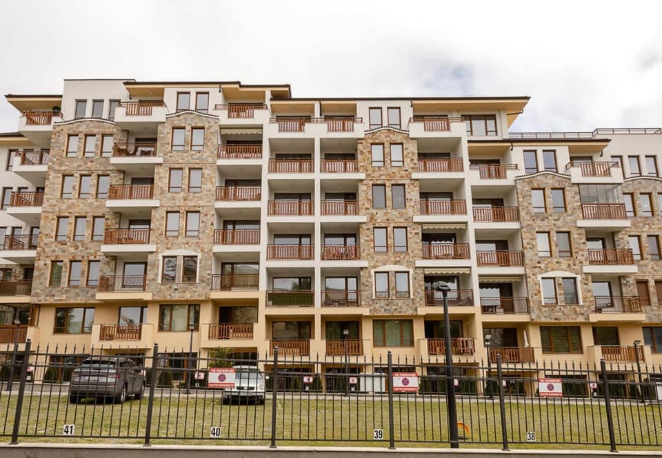 Property building, Location