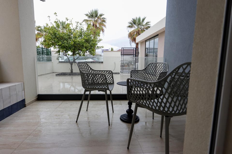 Property building, Balcony/Terrace, Garden view, Inner courtyard view