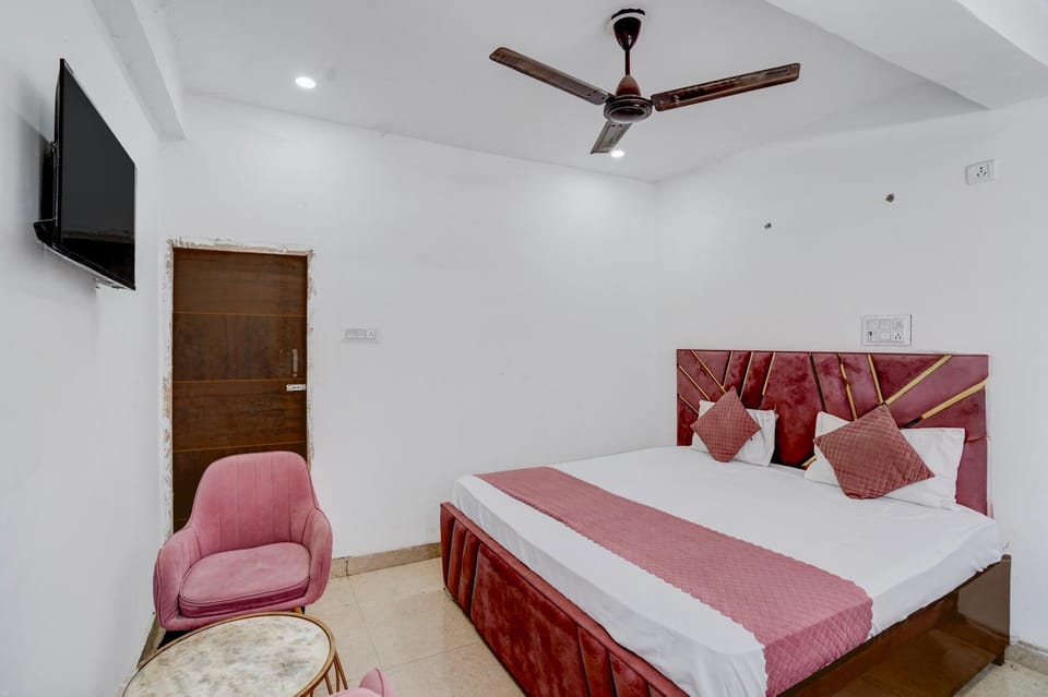 PLAY HOTEL DM EXPO couple friendly Hotel in Uttar Pradesh