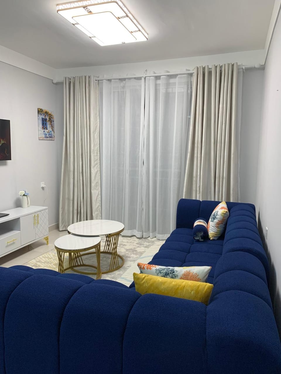 EM Homes Modern 1-Bedroom Apartment with Pool 15 Minutes from JKIA Airport Apartment in Nairobi