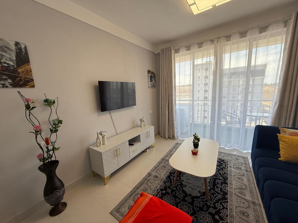 EM Homes Modern 1-Bedroom Apartment with Pool 15 Minutes from JKIA Airport Apartment in Nairobi