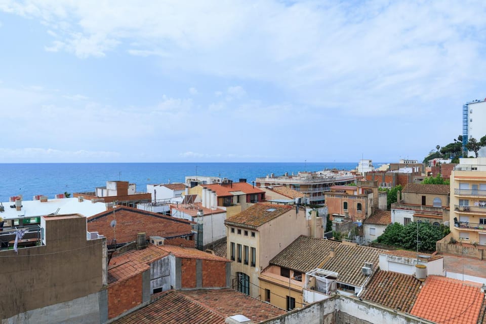 City view, Sea view