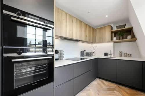 Chic 2-Bed Flat in Little Venice Apartment in City of Westminster
