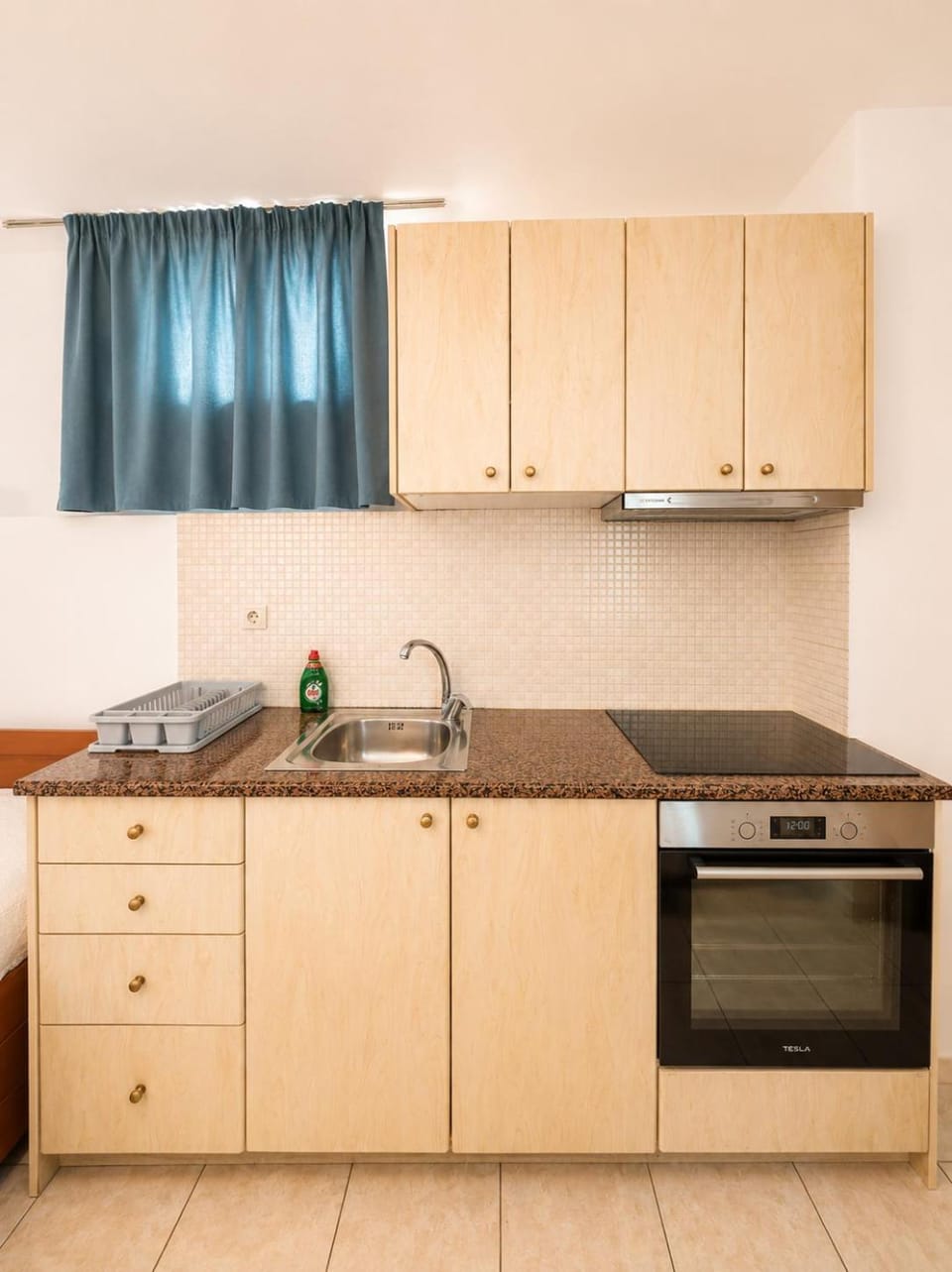 Kitchen or kitchenette, oven, stove