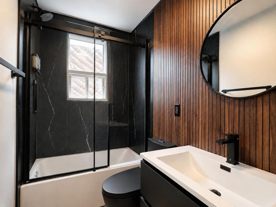 5min Downtown 4 People AC The Salvador Dali Apartment in Quebec City