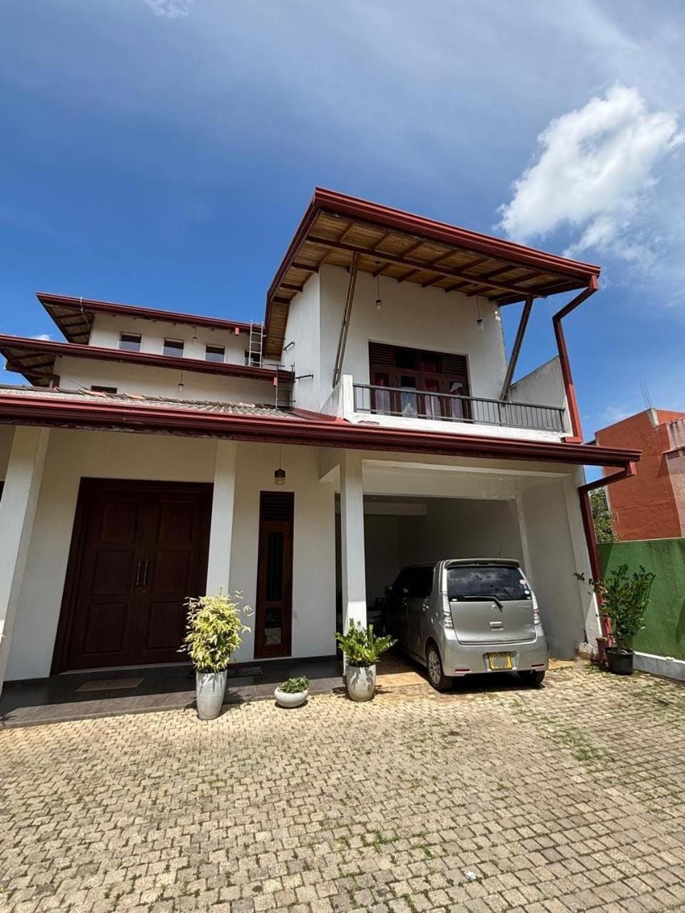 Property building, View (from property/room), Balcony/Terrace, Parking