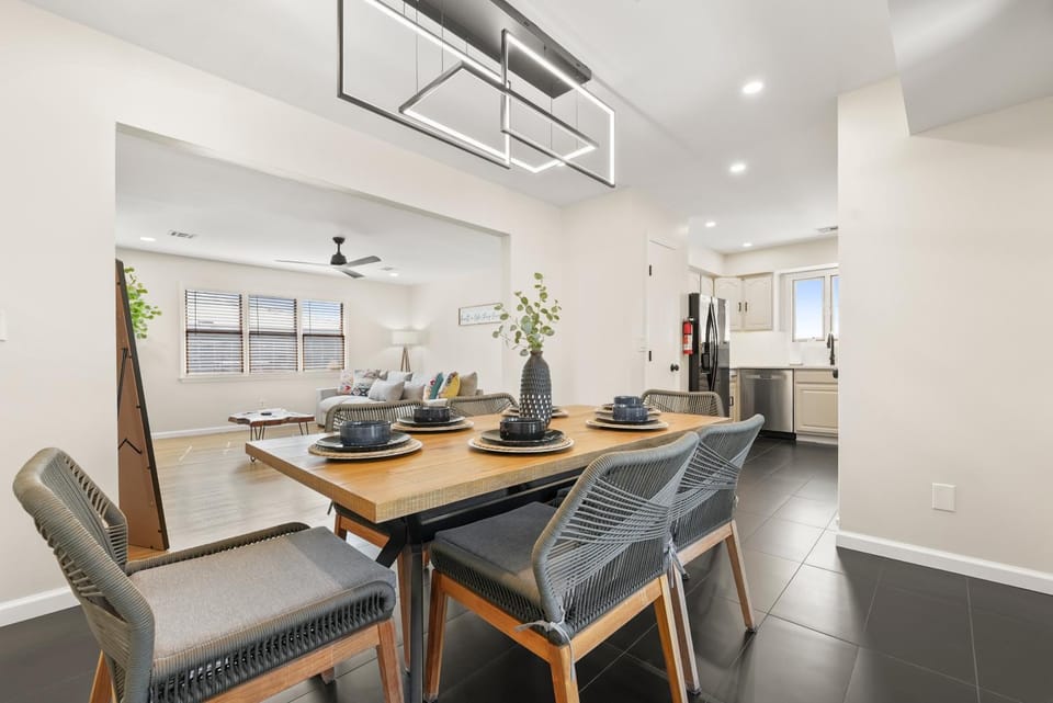 Ironbound 20m to NYC Sleeps 6 with 1 Free Parking Apt2 Apartment in Kearny