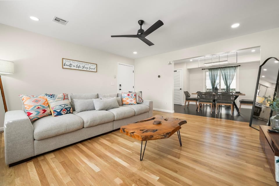Ironbound 20m to NYC Sleeps 6 with 1 Free Parking Apt2 Apartment in Kearny