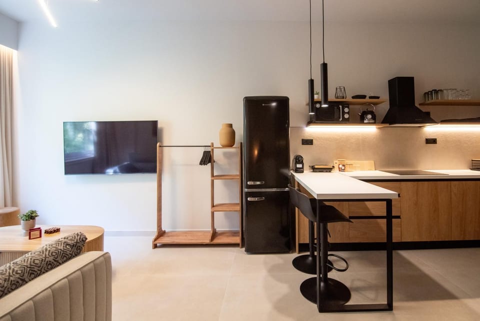 AK 85 Urban Suites Apartment in Athens