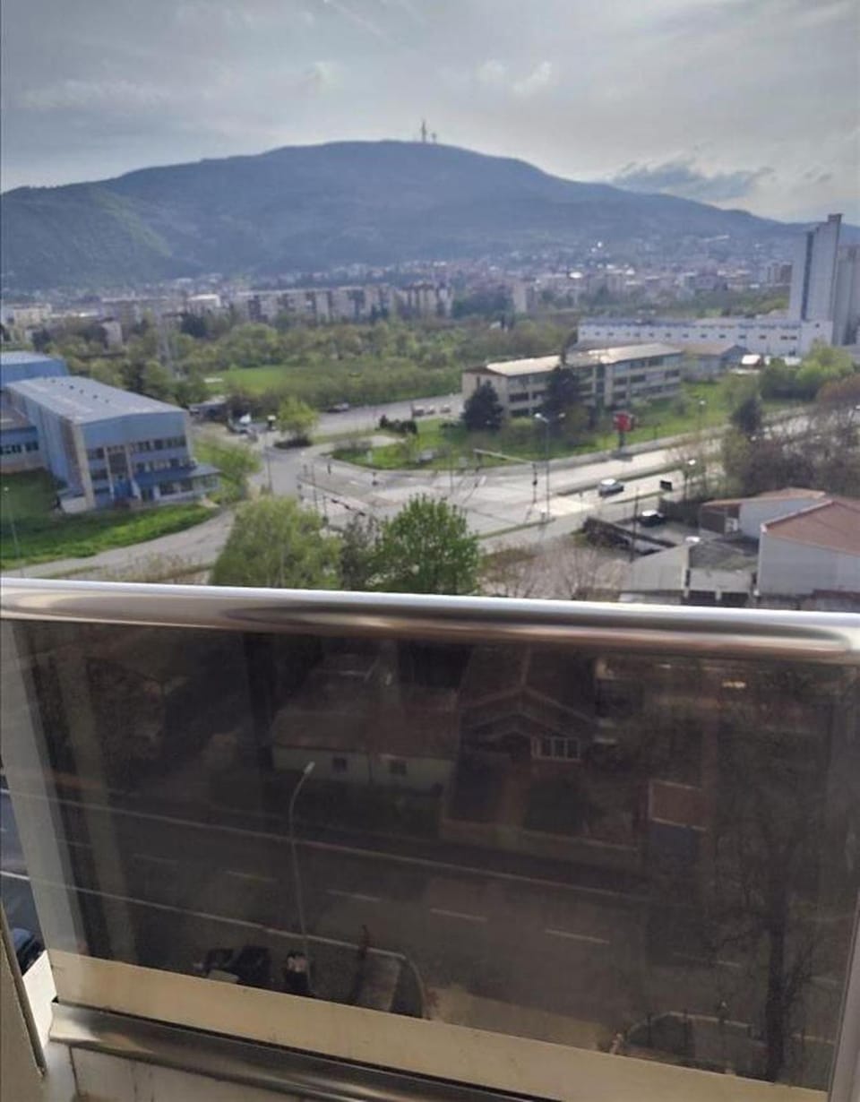 Day, Neighbourhood, Natural landscape, View (from property/room), Balcony/Terrace, City view, Mountain view, Parking