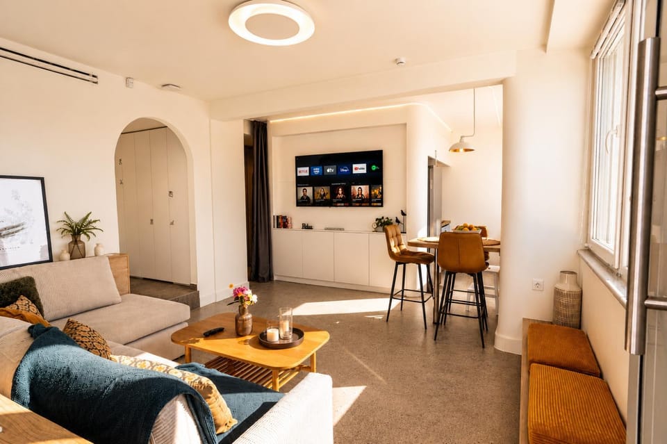TV and multimedia, Living room, Dining area