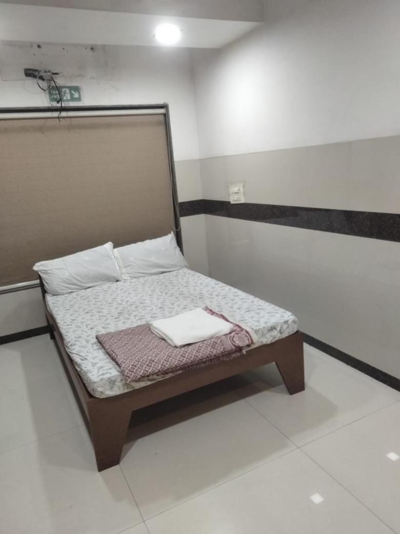 Balaji rooms&domentry Bed and Breakfast in Gujarat