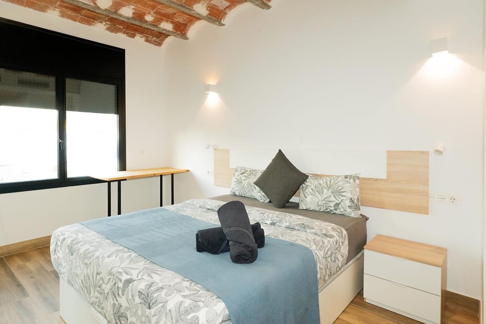 Bed, Photo of the whole room, Bedroom