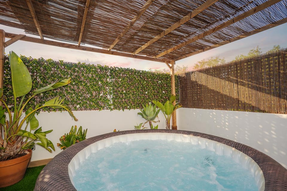 Patio, Garden, Hot Tub