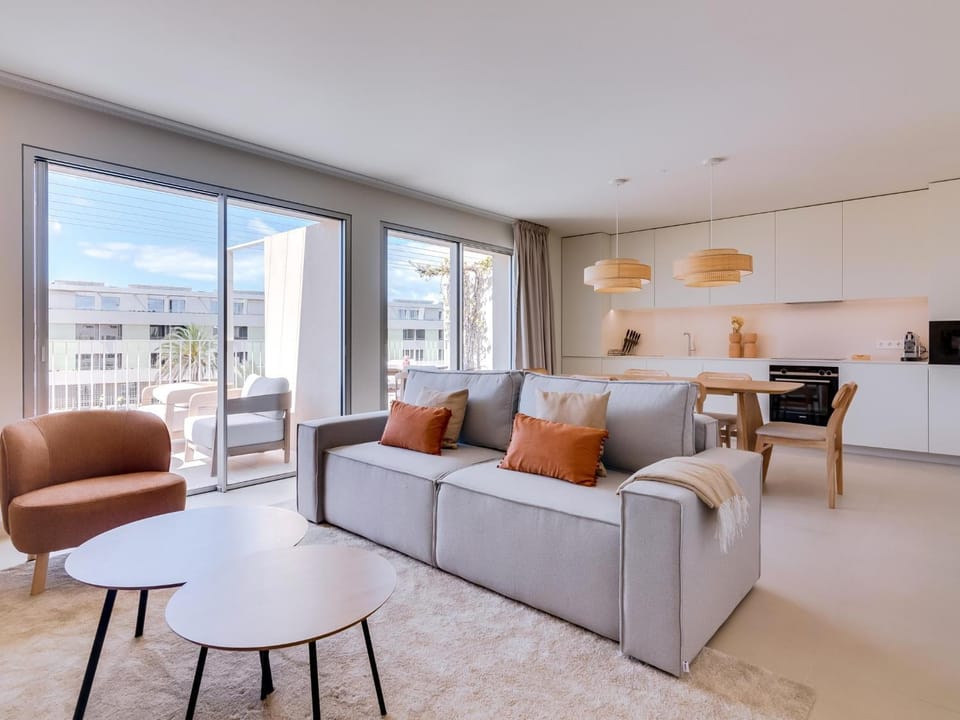Living room, Seating area, Dining area