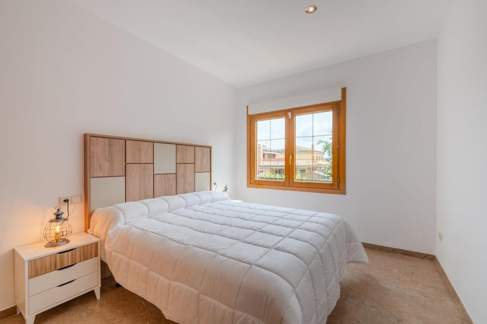 Bed, wardrobe