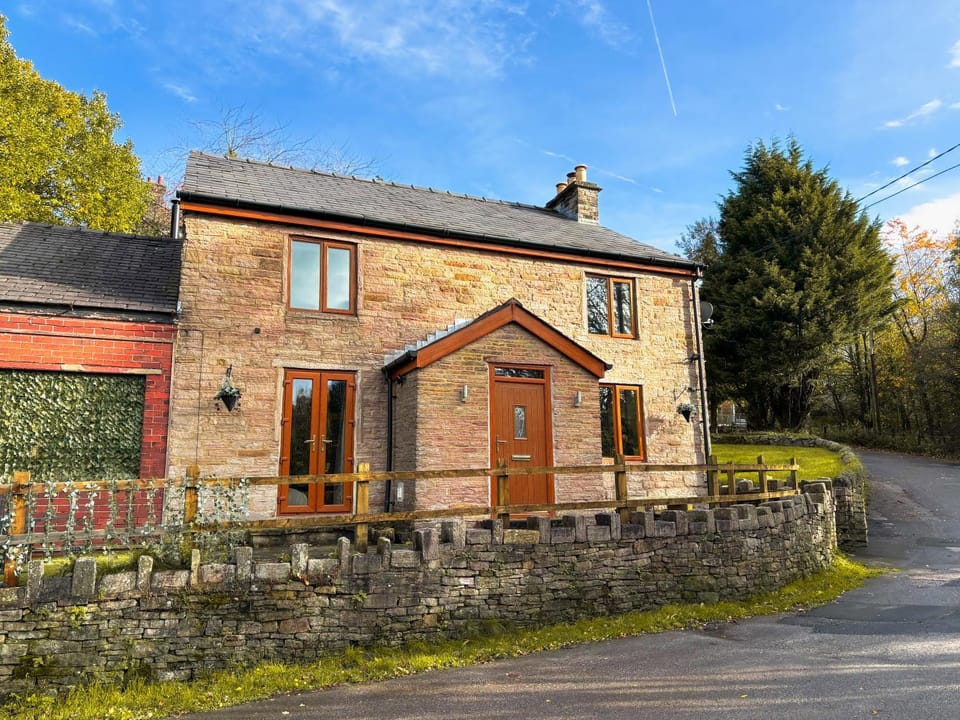Britannia House by Birch Stays Extra night free House in High Peak District