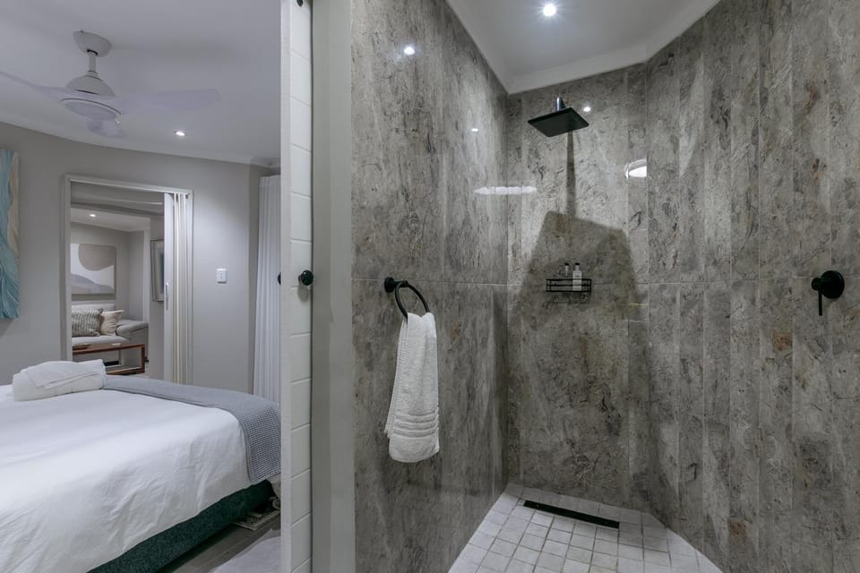 Lagoon Point Lodge Apartment in Knysna