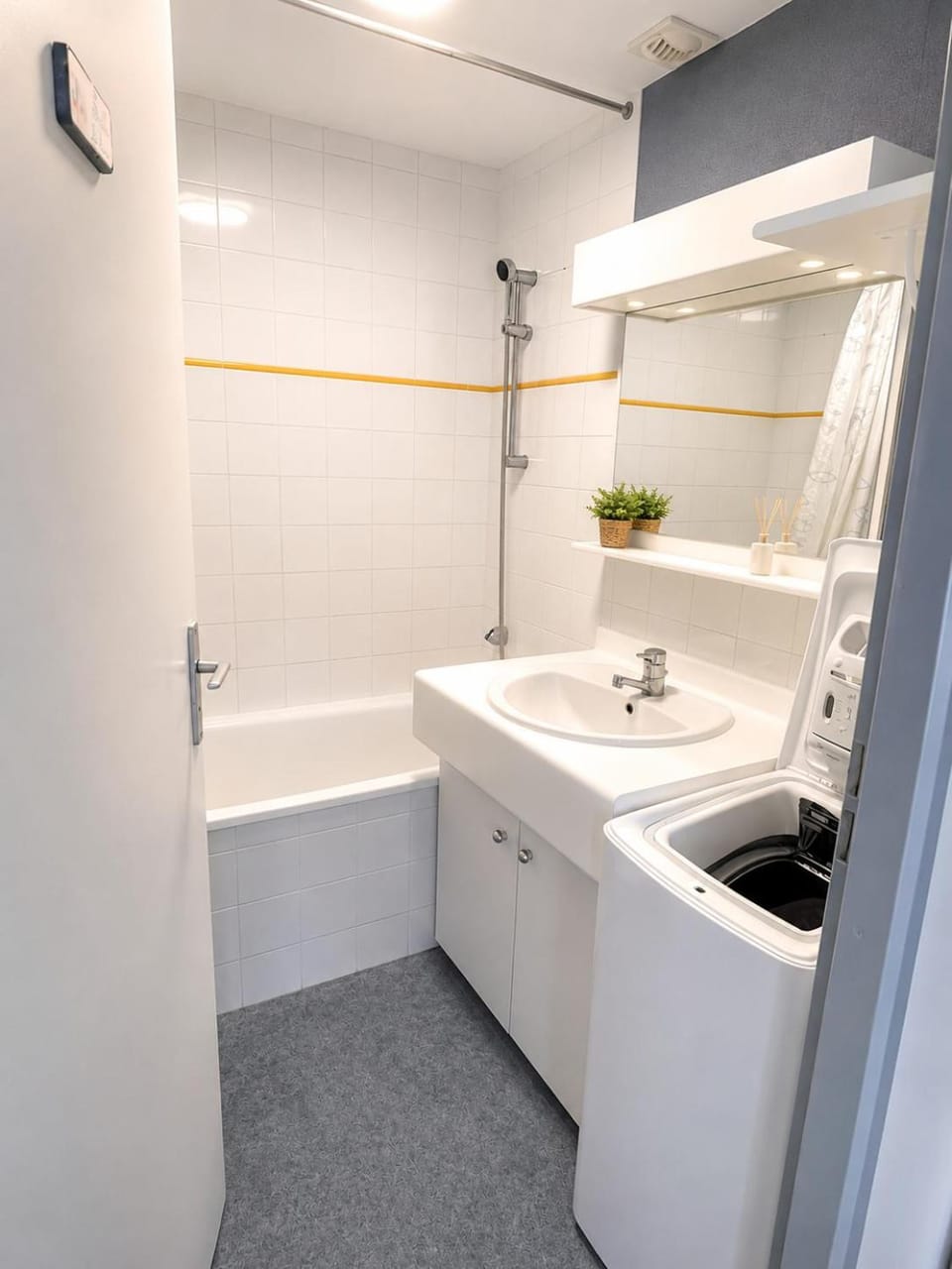 Appartement T2 avec balcon 2 à 4 personnes Apartment in La Rochelle