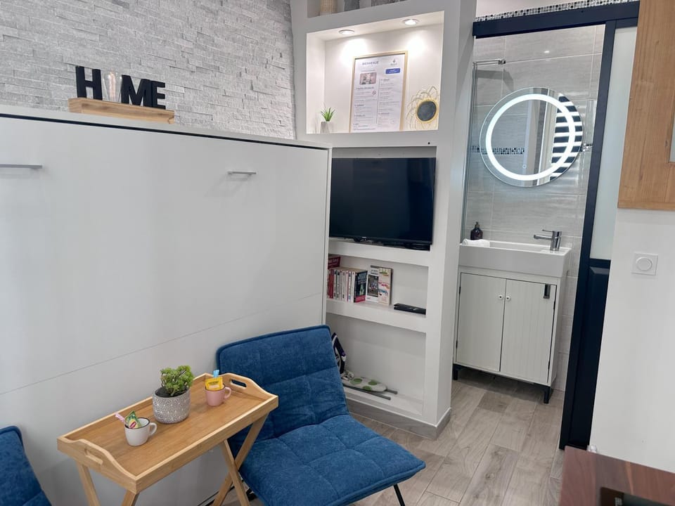 Living room, Bedroom