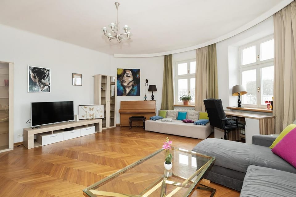 TV and multimedia, Living room