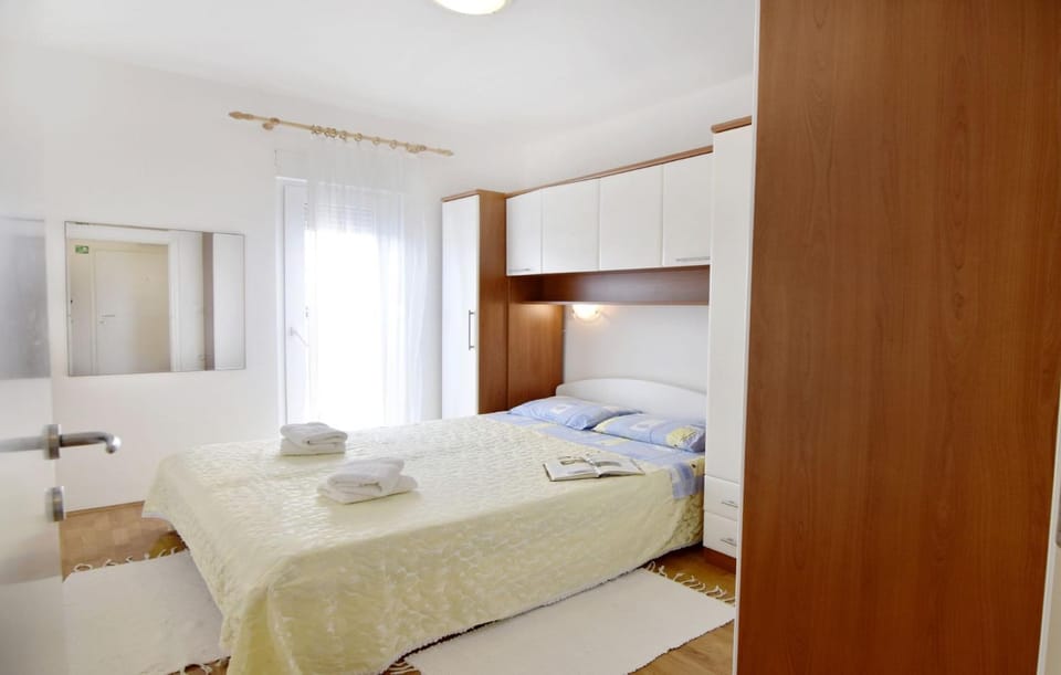 Bed, Decorative detail, Bedroom