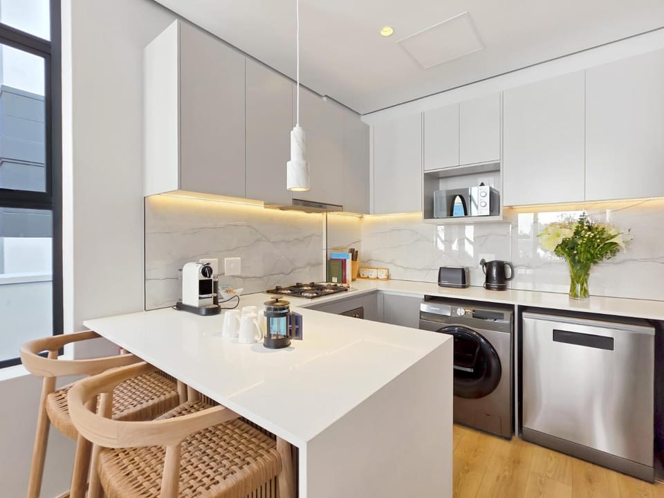 Alto Livello Green Point 2-Bed with Parking Apartment in Cape Town