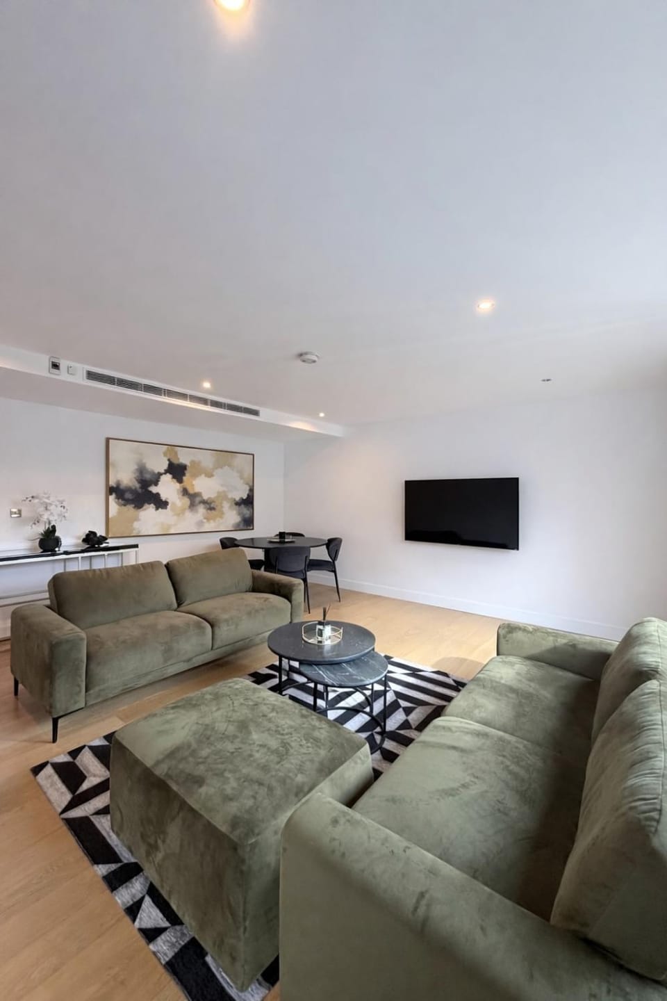 Chelsea Riverside Apartment with Heliport Views Apartment in London Borough of Richmond upon Thames