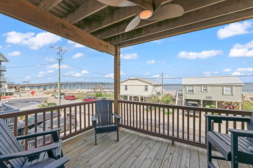 3 BDR, Oceanview's, Walk to Pier House in Carolina Beach