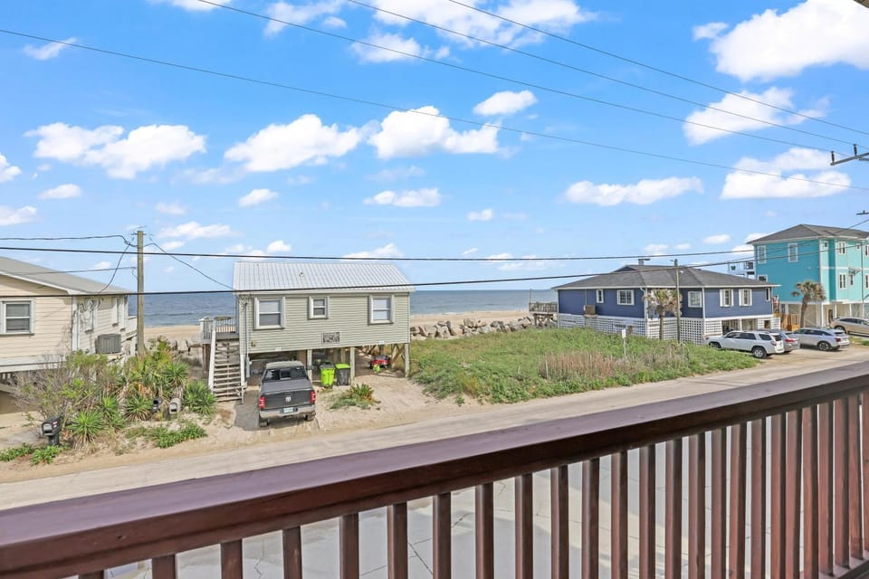 3 BDR, Oceanview's, Walk to Pier House in Carolina Beach