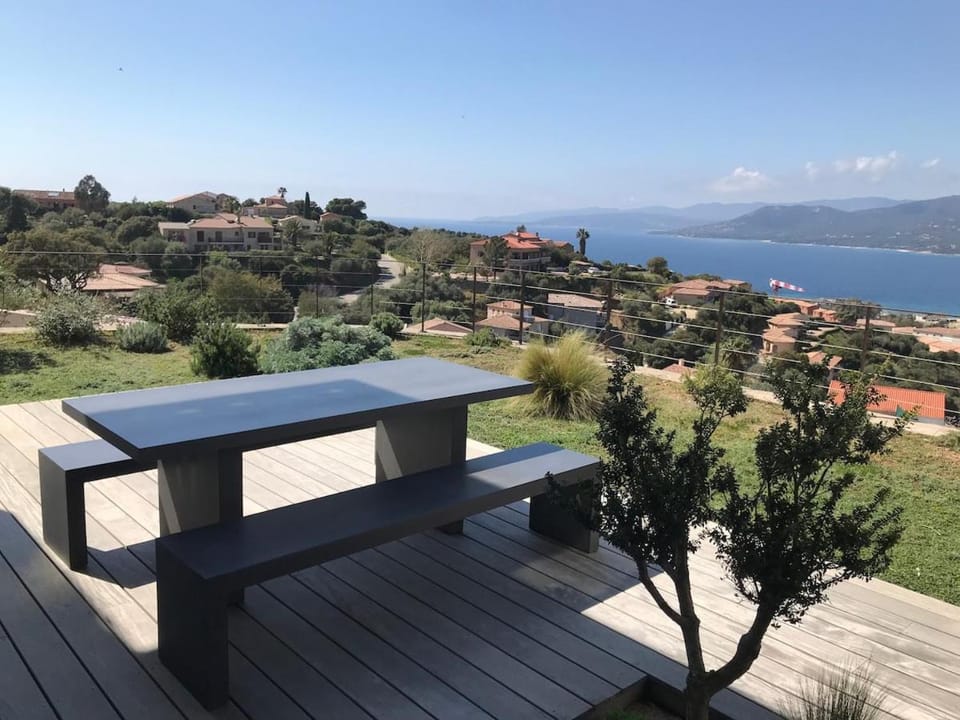 Villa d'architecte et vue mer d'exception Villa in Propriano