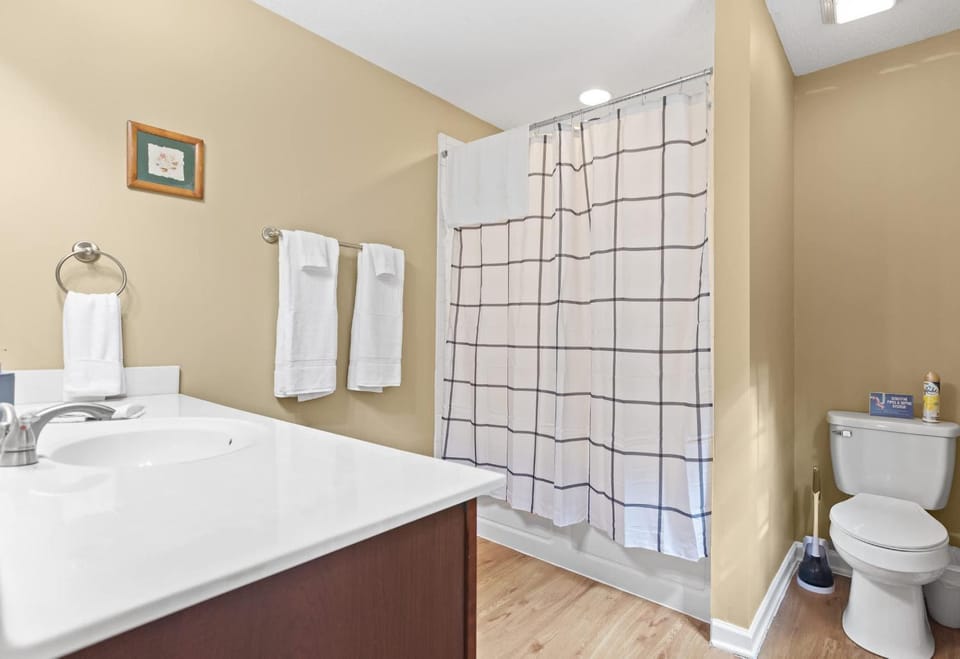 Mins to Downtown Deck & Firepit - Elmwood Retreat House in Chattanooga