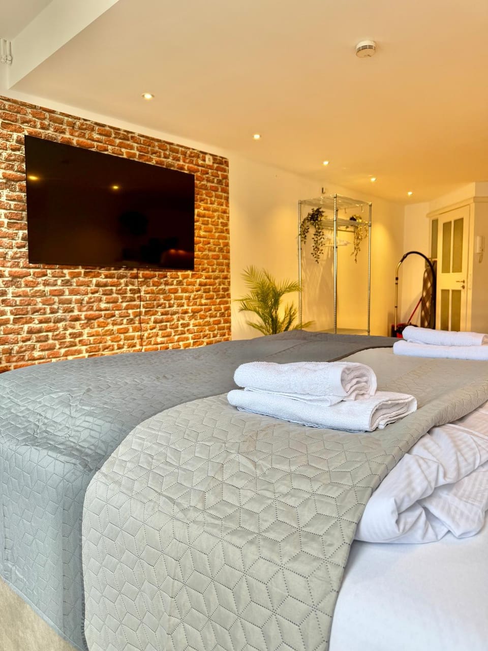 TV and multimedia, Bedroom