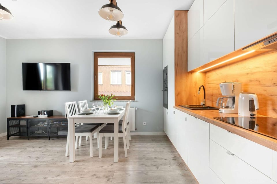 TV and multimedia, Kitchen or kitchenette, Seating area, Dining area, stove