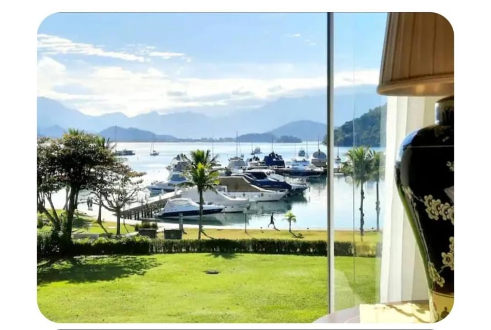 Frente & Vista do Mar ao Lado do Fasano Rua da Praia, Angra dos Reis - RJ Apartment in Angra dos Reis