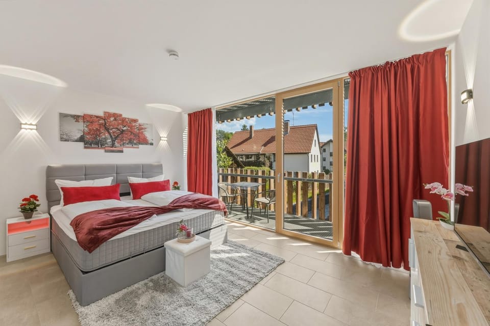 Bed, TV and multimedia, Balcony/Terrace, Photo of the whole room, Bedroom