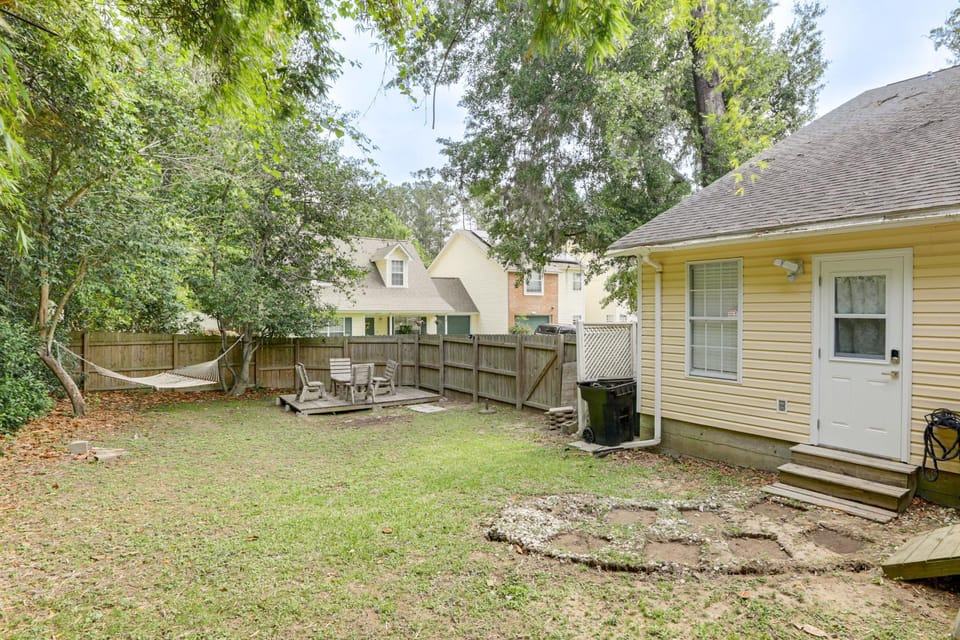 Private Yard + Deck: Tallahassee Towhome! House in Tallahassee