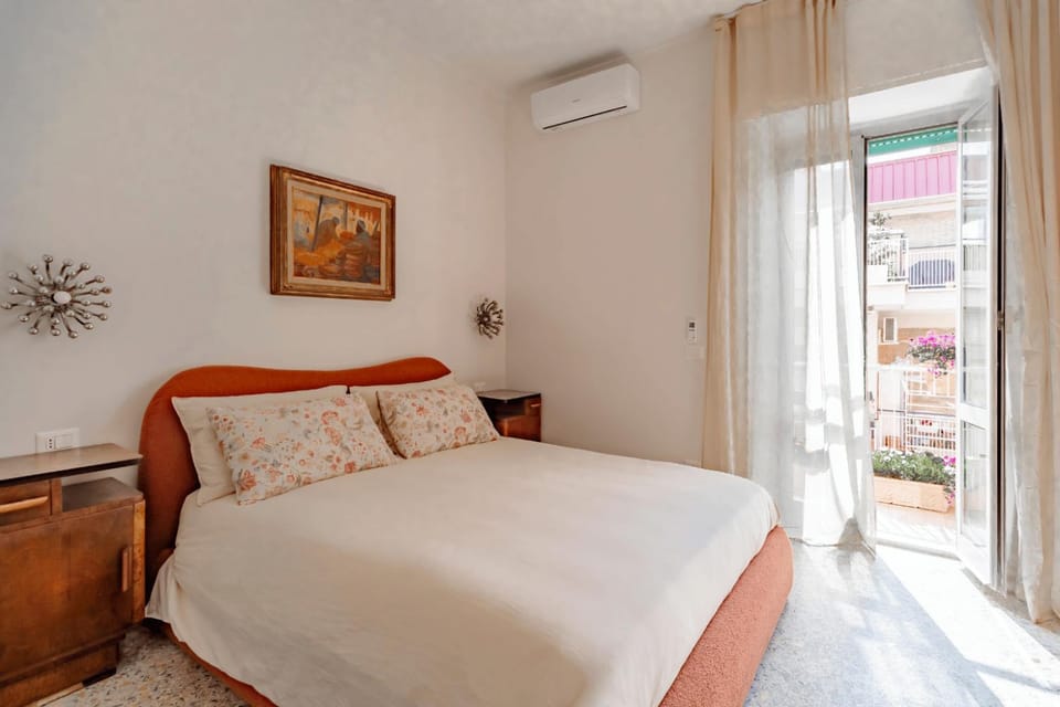 Bed, Balcony/Terrace, Bedroom, air conditioner