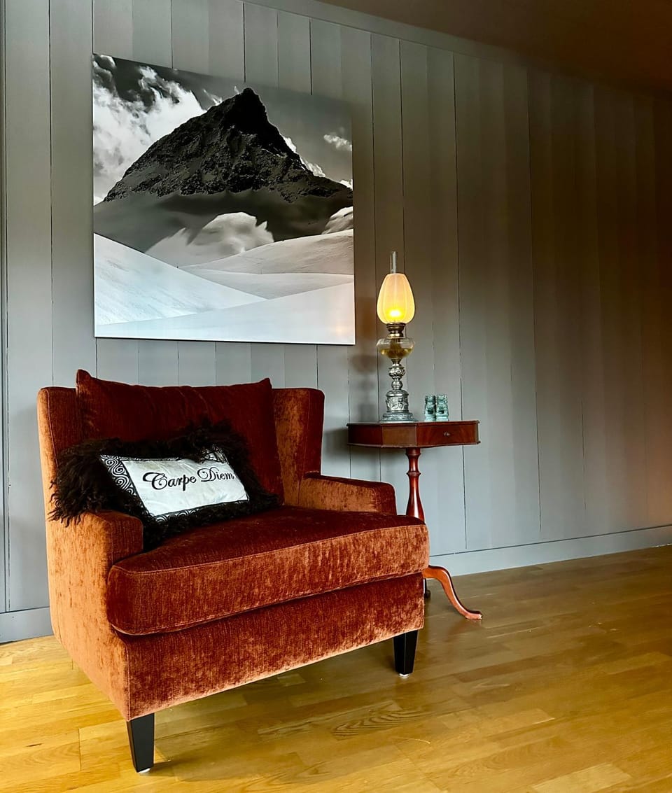 Living room, Decorative detail