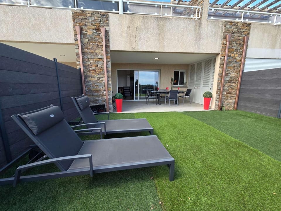 Garden, sunbed