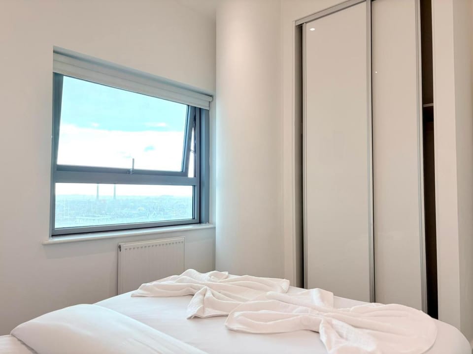 Bed, Photo of the whole room, Bedroom, towels, wardrobe