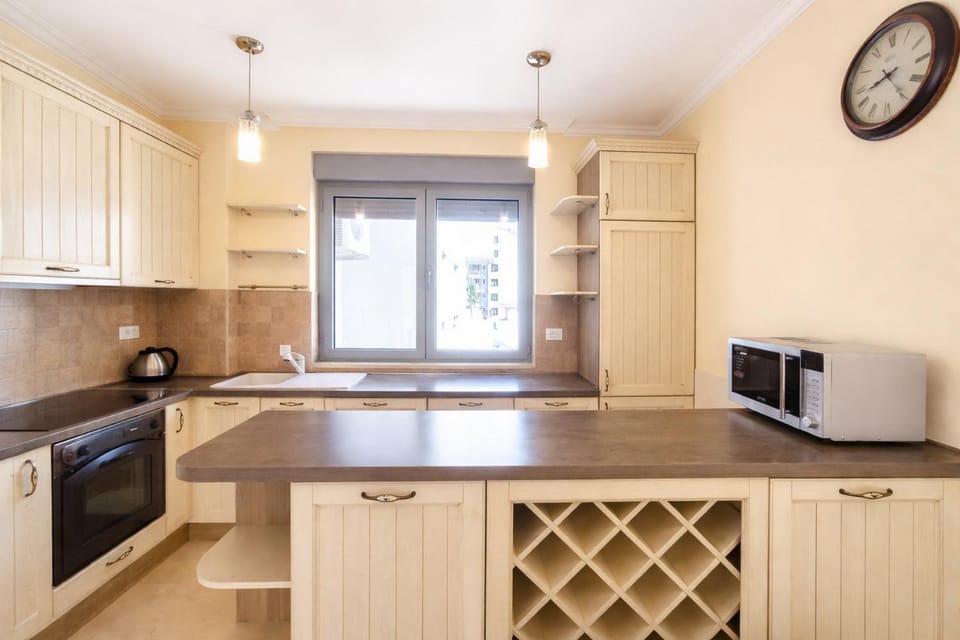 microwave, oven, stove, kitchen